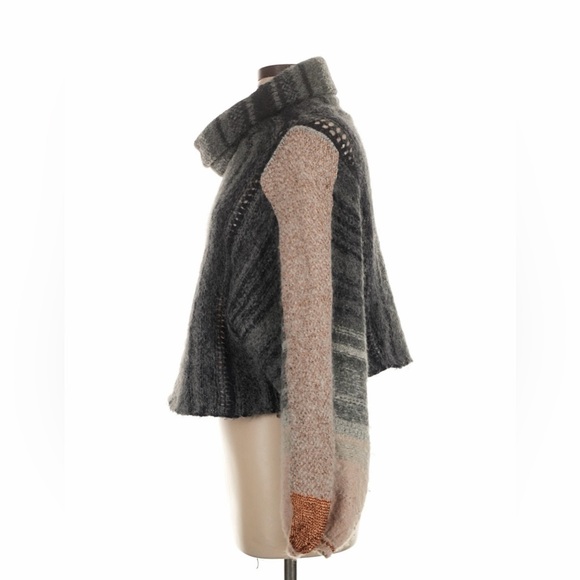 Free People Cloud Kicker Cowl Neck Sweater Size XS/S - Picture 6 of 7